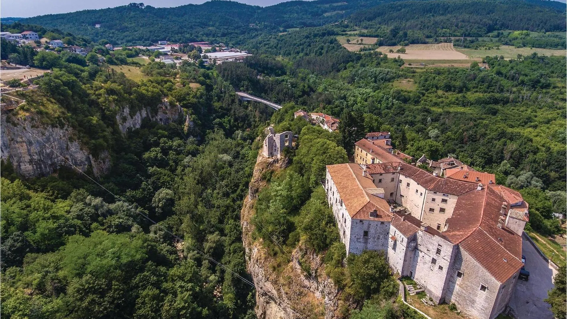 Gorgeous Home In Pazin With Kitchen 0*,